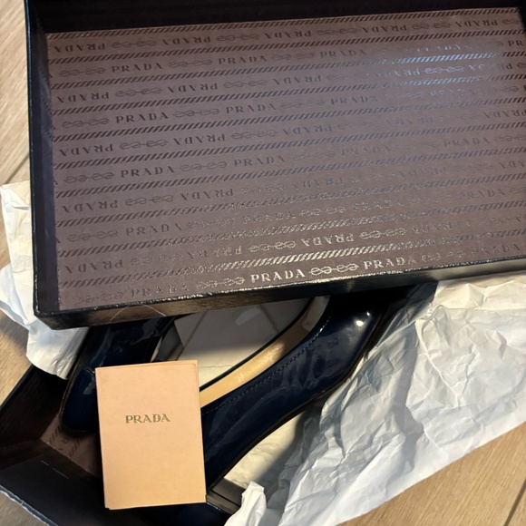 Prada Patent Leather Bow Gold Logo Accents Pumps - Picture 7 of 8